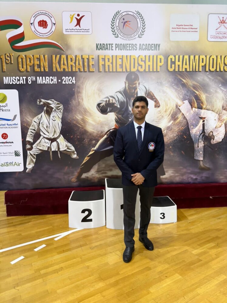 قضاوت داور کاراته فارس در رقابت های بین المللی آزاد عمان 